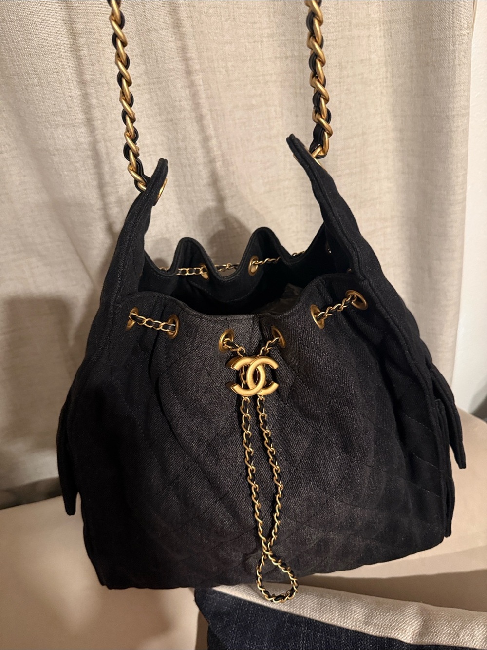 OMBRÉ Black Quilted Drawstring Hobo Bag with Gold Chain